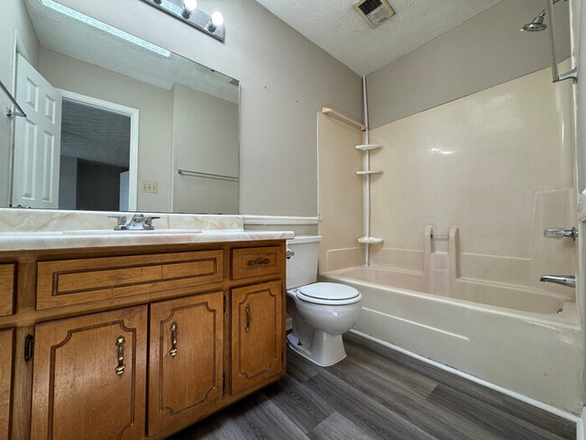 Building Photo - 8170 Canyon Forge Dr