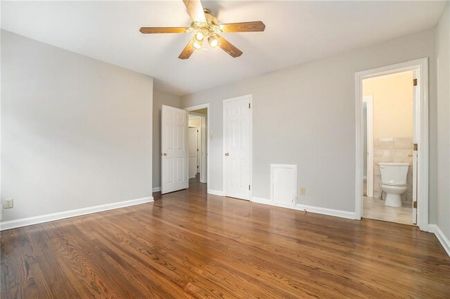 Building Photo - 3302 Lenox Pl NE