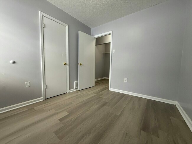 Building Photo - 1156 Fields Rd