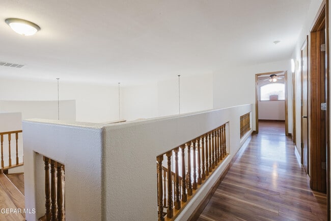 Building Photo - 3733 Tierra Campa Dr