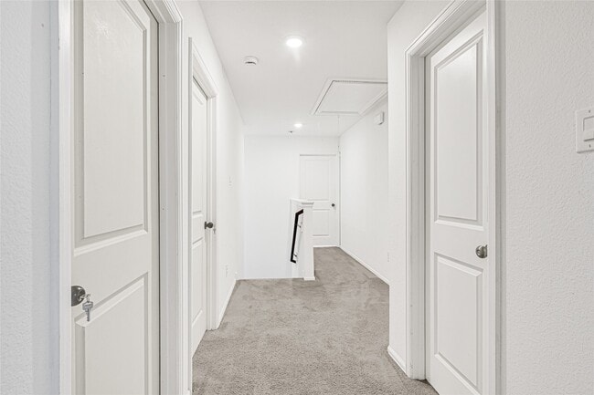 Building Photo - 1922 Ballesteros St