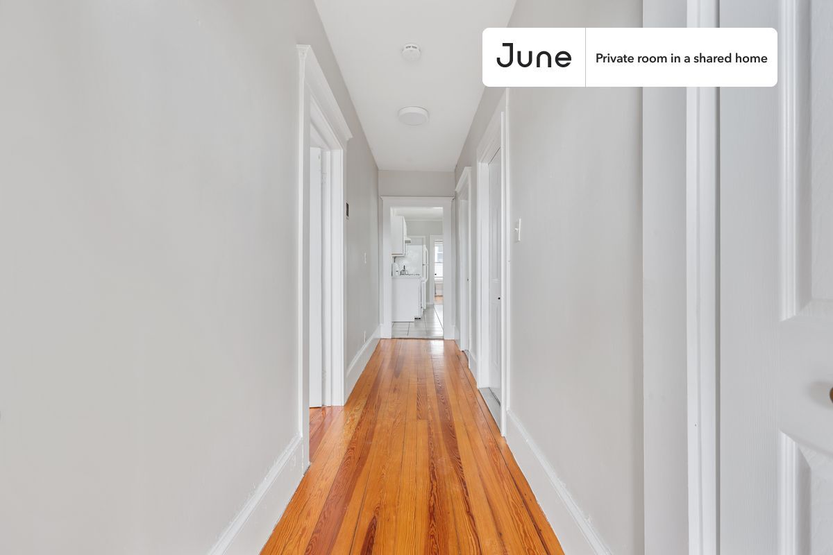 Building Photo - Room in Shared 3 bed/1 bath home in Somerville