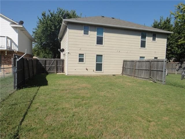 Building Photo - 917 N Brents Ave