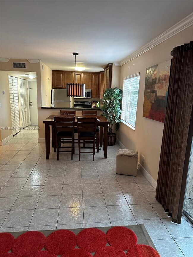 Building Photo - 3048 Sunrise Lakes Dr E