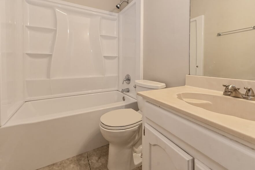 Building Photo - 5100 Barkshire Dr