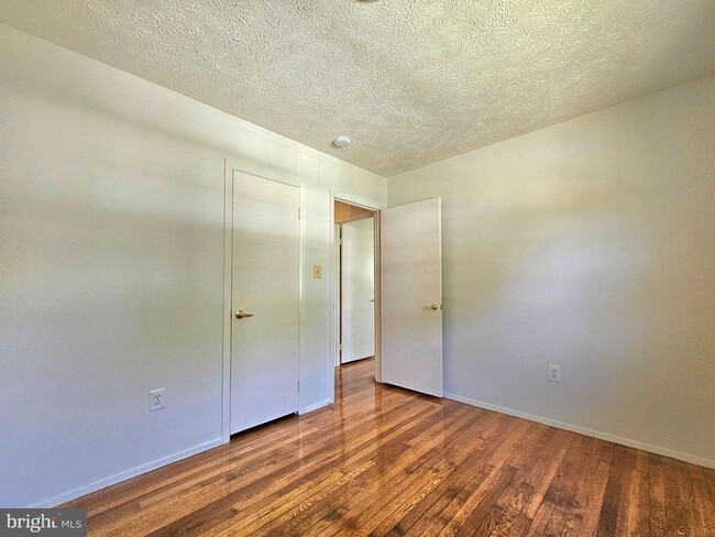 Building Photo - 4123 Glendale Rd