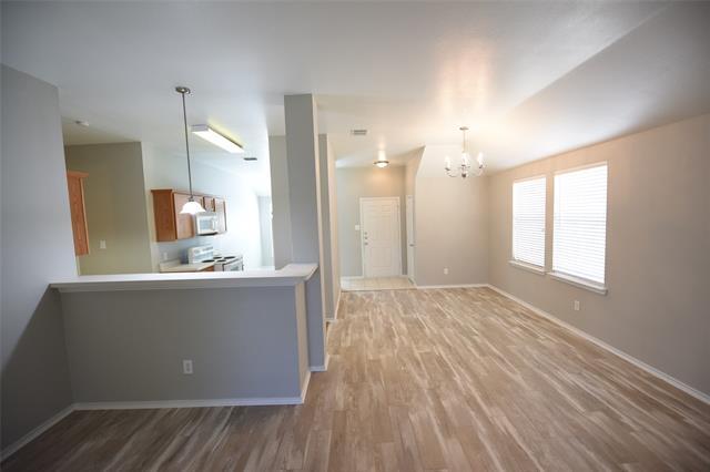 Building Photo - 421 Stanley Falls Dr