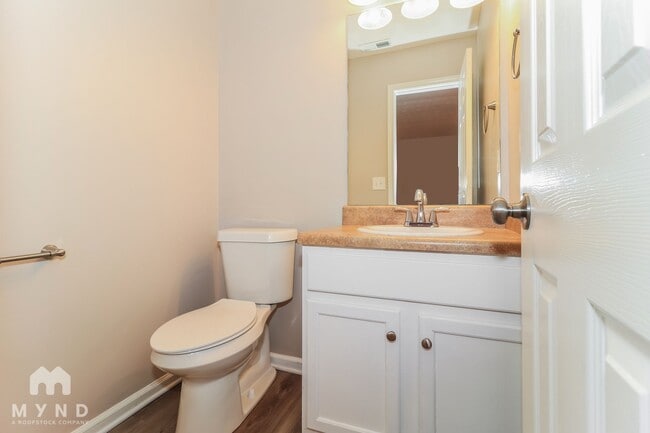 Building Photo - 279 Bainbridge Cir