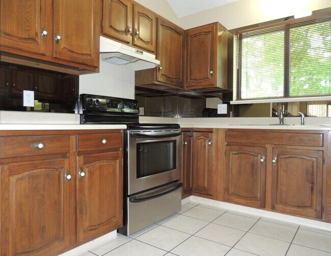 Building Photo - 636 Horizon Dr