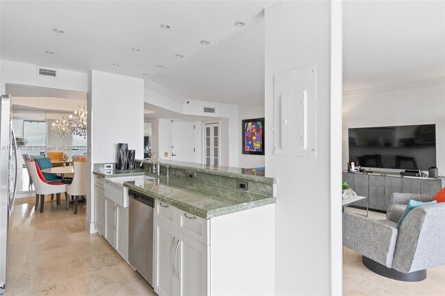 Building Photo - 19707 Turnberry Way