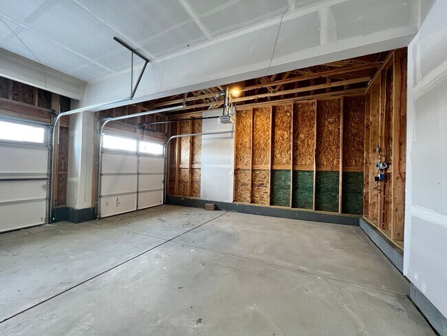 Building Photo - Gorgeous 4 Bed, 2.5 Bath New-Build in Bert...