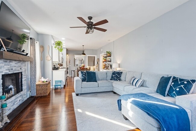 Building Photo - 1041 Stonewall Ln