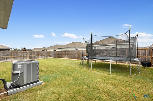 Building Photo - 1606 Flatland Trl