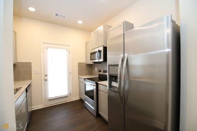 Building Photo - 85 Chastain Cir