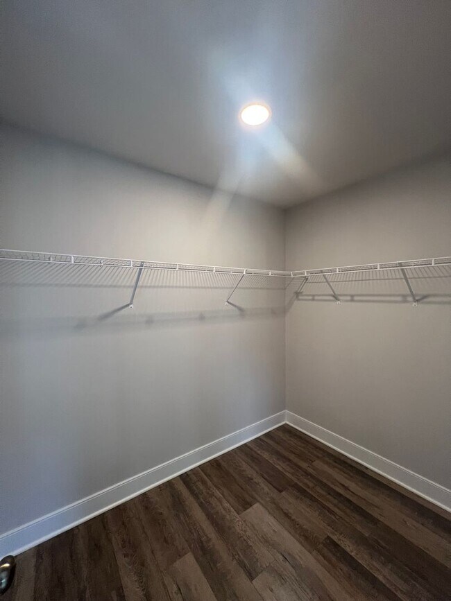 Building Photo - ** $500 OFF **