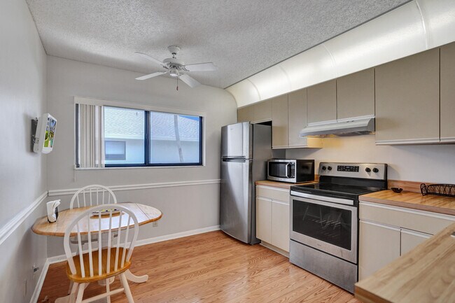 Building Photo - 15235 Lakes of Delray Blvd