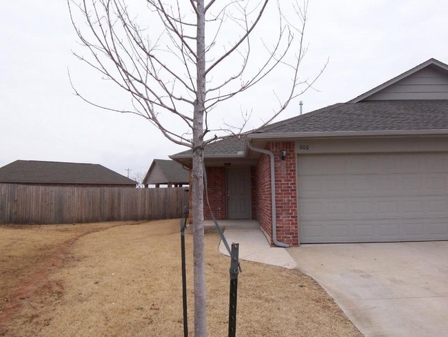 Primary Photo - Lovely Duplex in gated community.