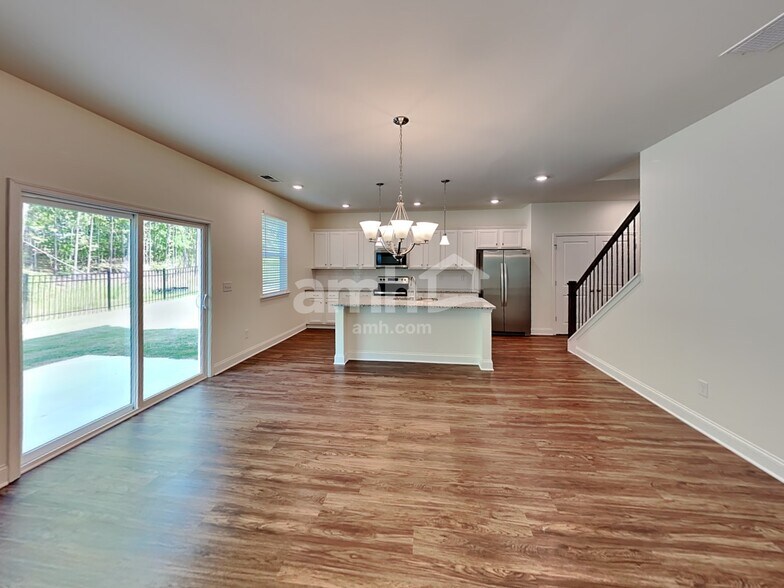 Building Photo - 574 Slew Dr