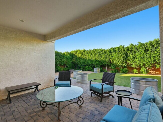 Building Photo - 9712 E Twinkle Ave