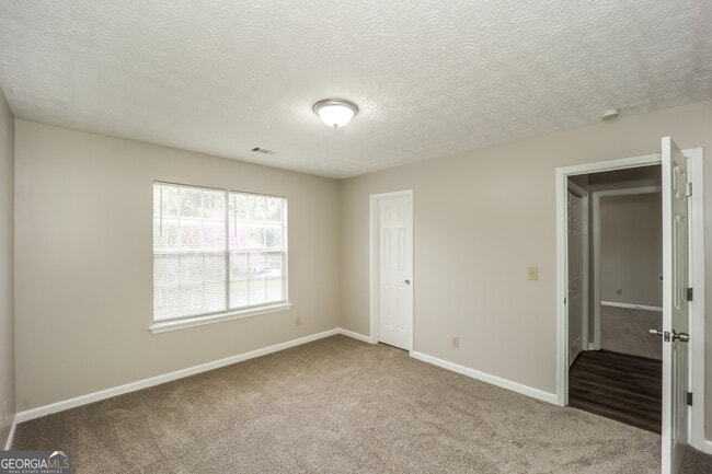 Building Photo - 8432 Cedar Creek Ridge