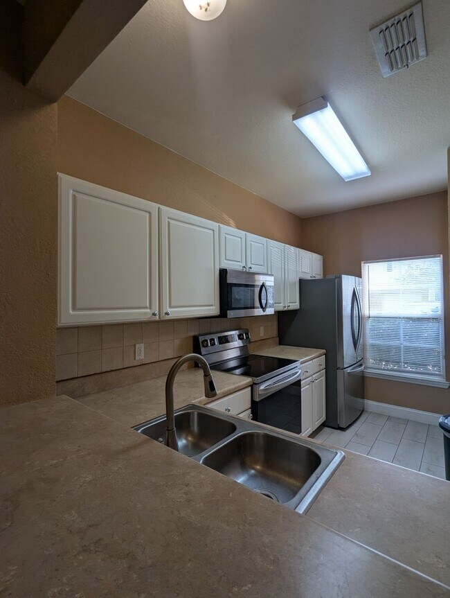 Building Photo - 2 Bedroom / 2.5 Bathroom Townhome – Magnolia Place