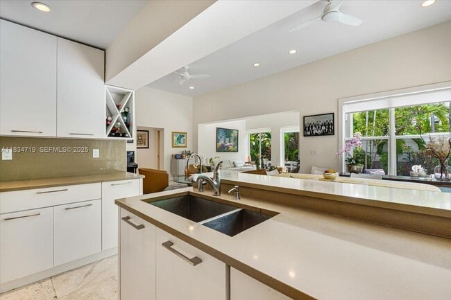 Building Photo - 435 Ridgewood Rd