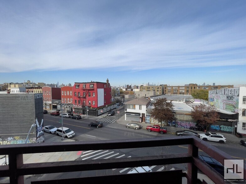 Building Photo - NOLL STREET / Spacious 2 Bed 1-Bath / No Fee