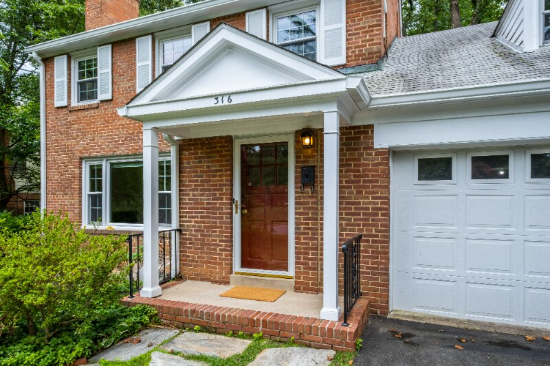 Building Photo - 316 Forest Dr
