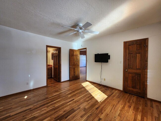 Building Photo - 602 Griffin St