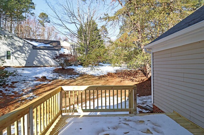 Building Photo - Pet-Friendly Raintree Home Near Rt 29