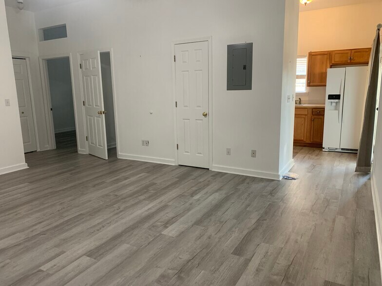 Building Photo - 135 Grayton Village Rd