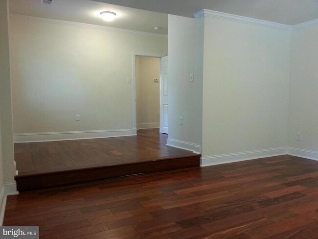Building Photo - 303 S Highland St