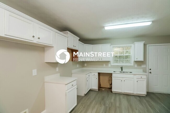 Building Photo - 5 Bedroom Pet-Friendly Home in Atlanta, GA...