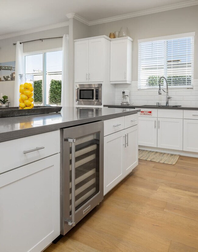 Building Photo - 1416 MacKinnon Ave