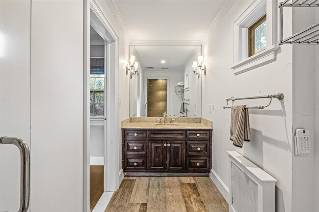 Building Photo - 9 Wyngate Pl