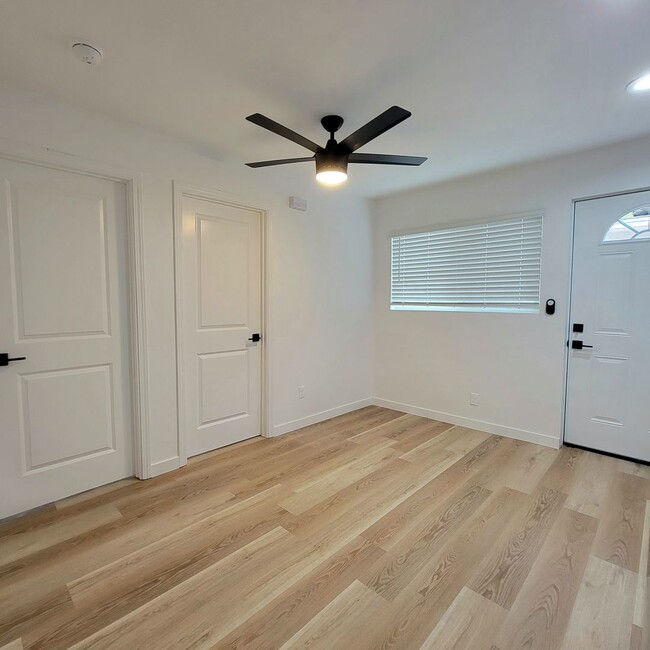 Building Photo - 6249-6253 Mary Lane Drive