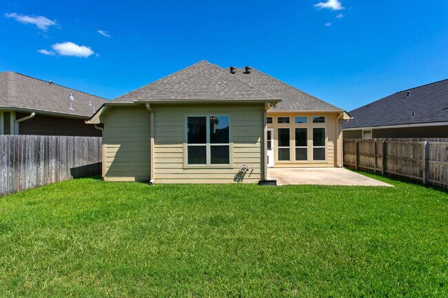 Building Photo - 3 Bedrooms | 2 Bathrooms | 1,454 SF | Built in 2017 | 2-Car Garage With Lawn Care included and al...