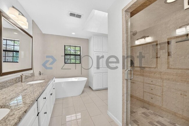 Building Photo - 3901 High Rd