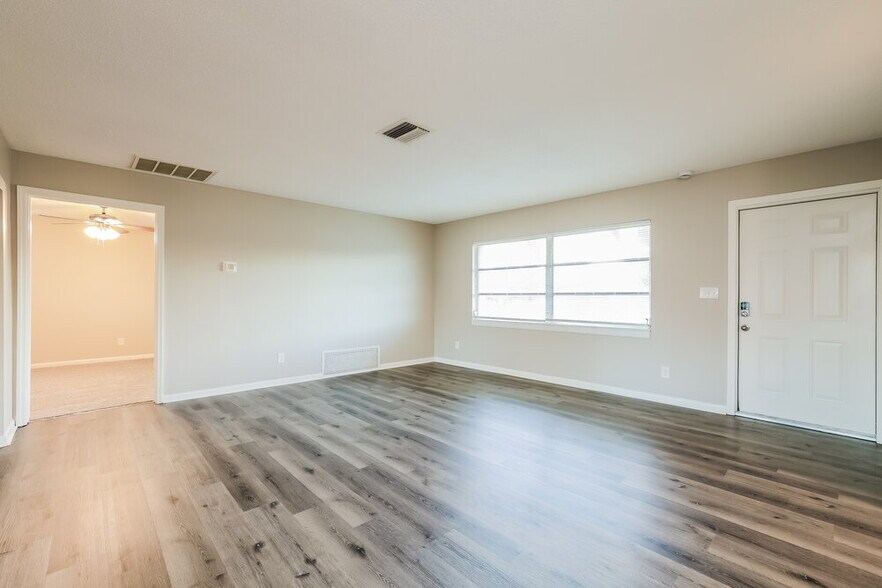 Building Photo - 115 Daleview Ave