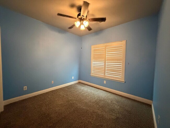 Building Photo - 2710 Orange Tree Dr