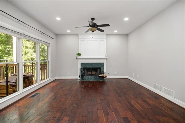 Building Photo - 6435 Ivey Creek Cir