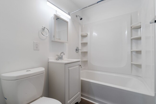 Building Photo - 3 Bedroom with Central AC