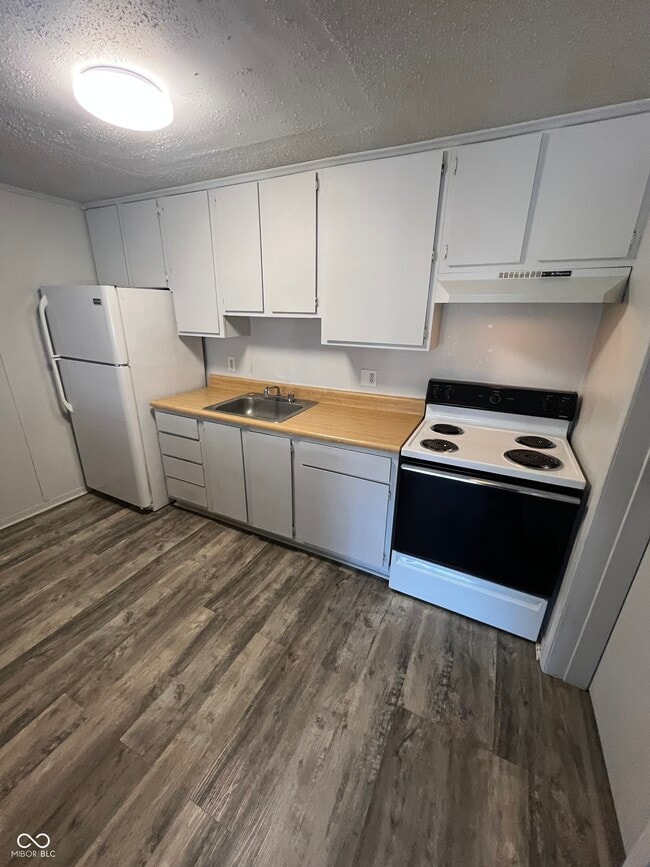 Building Photo - 2000 Indianapolis Rd