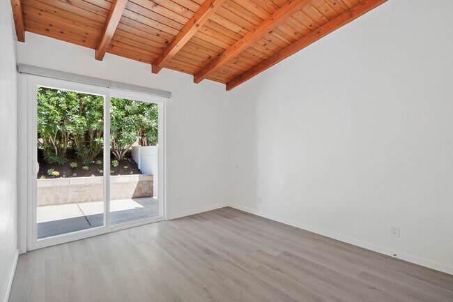 Building Photo - 31259 Bailard Rd