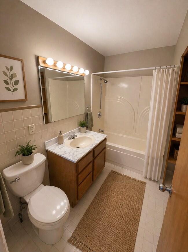 Building Photo - 601 Woodland Ave