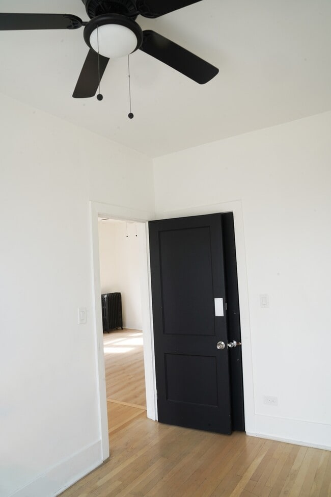 Building Photo - 154 N Lamon Ave