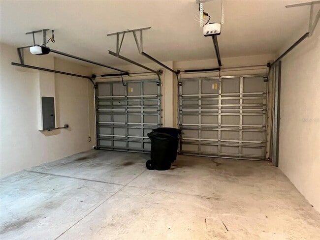Building Photo - 426 Birdsong Ln