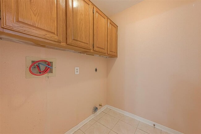 Building Photo - 2919 Pepperwood Dr