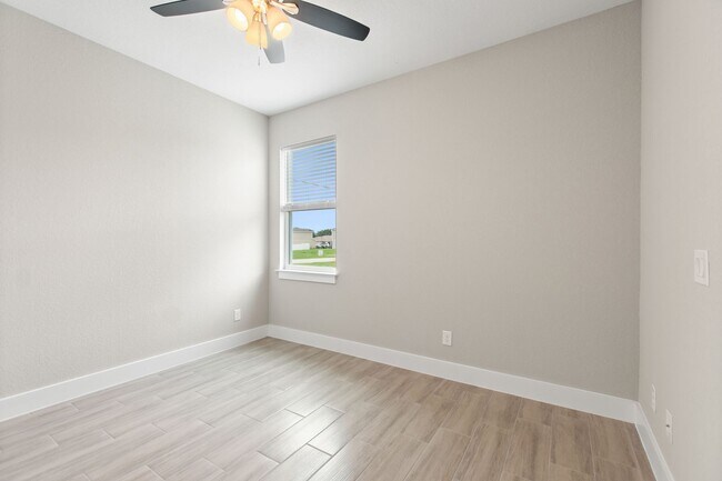 Building Photo - 2400 Rock Ct