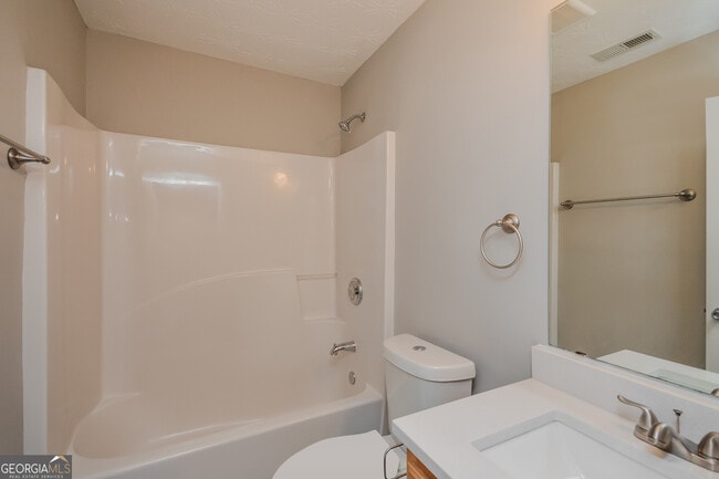 Building Photo - 10 Zebulon Pl